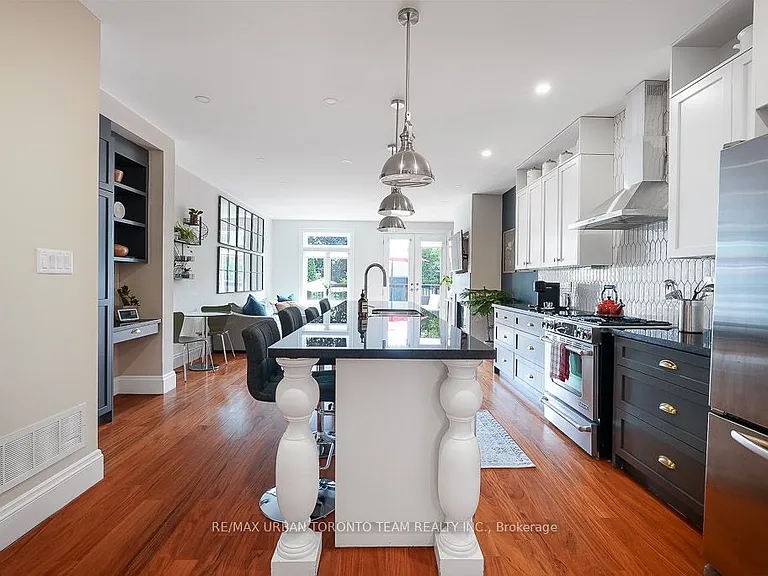 21A Grove Ave — Photo 4