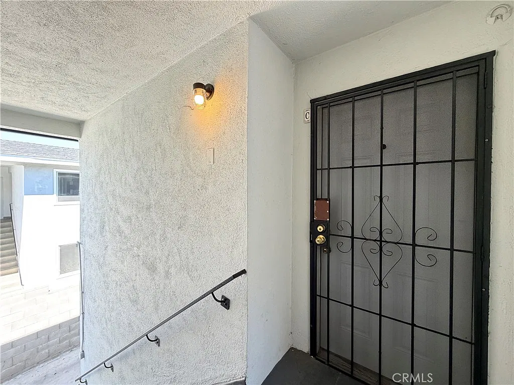 2 bed, 950 sqft, $2,195 — Photo 2