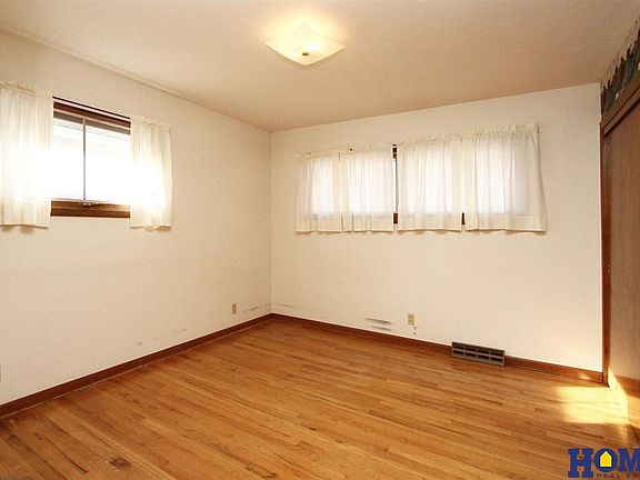 4th image of 1610 N 61st St