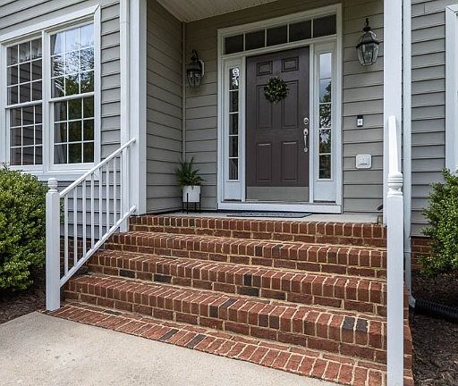 4th image of 14012 Riverdowns North Mews