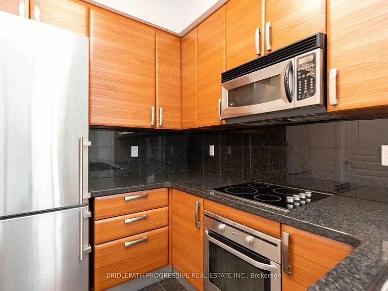 1 Avondale Ave #506 — Photo 7