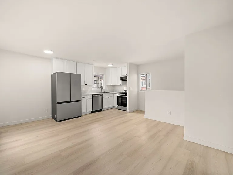 29-33 35 Kennebec Ave — Photo 4