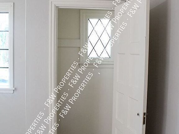 3rd image of 440 Rhoads Ave APT C