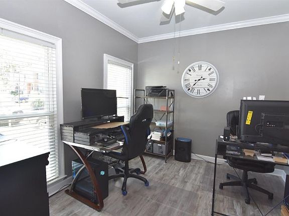 5th image of 305 Brentland Ct