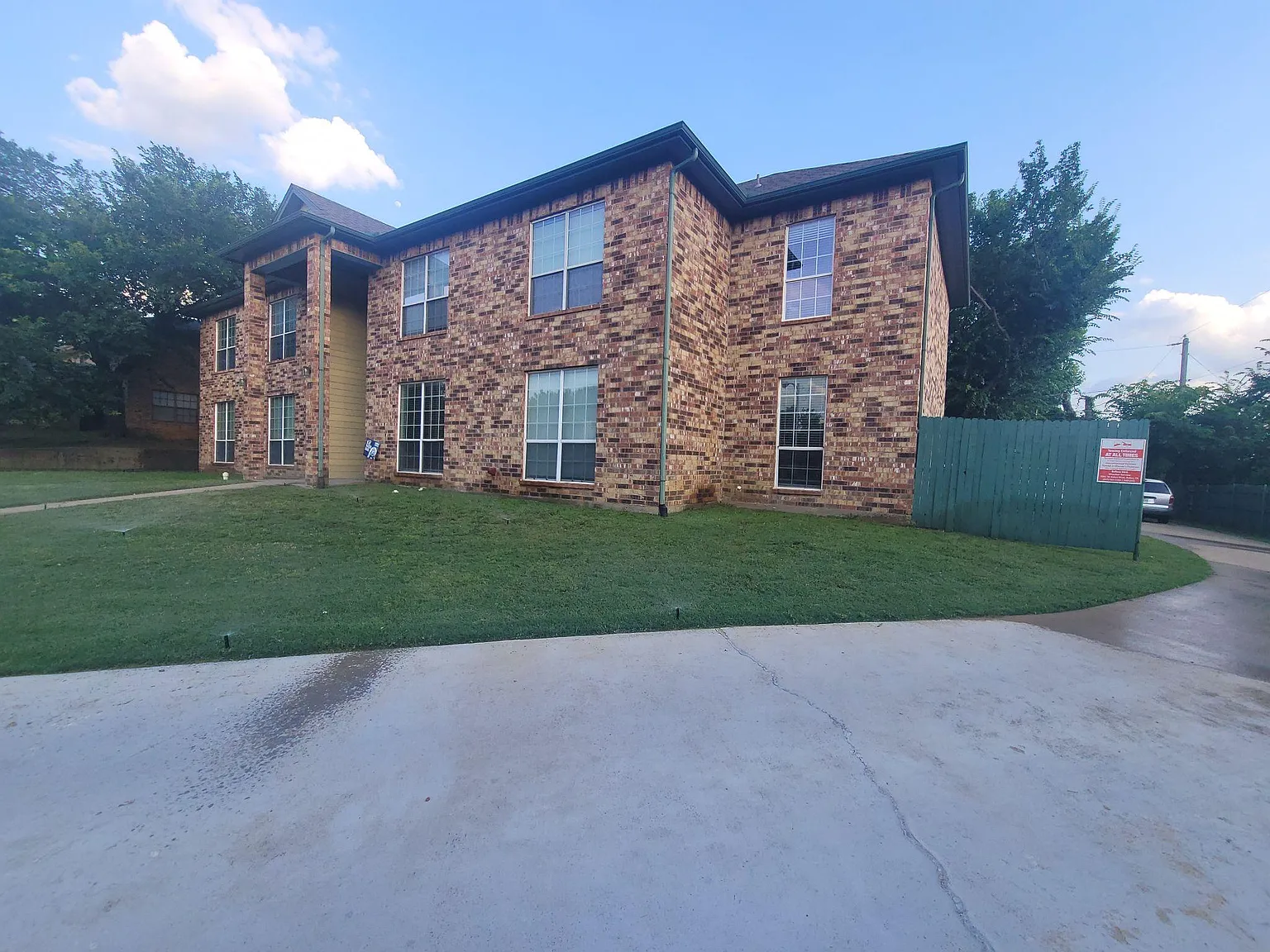 3 bed, 1275 sqft, $1,995 — Photo 1