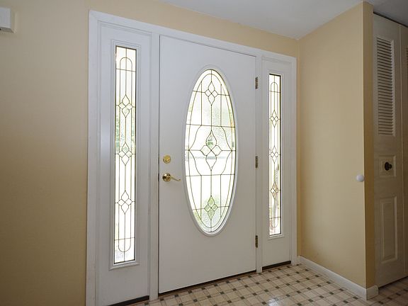 3rd image of 604 Green Hill Ct