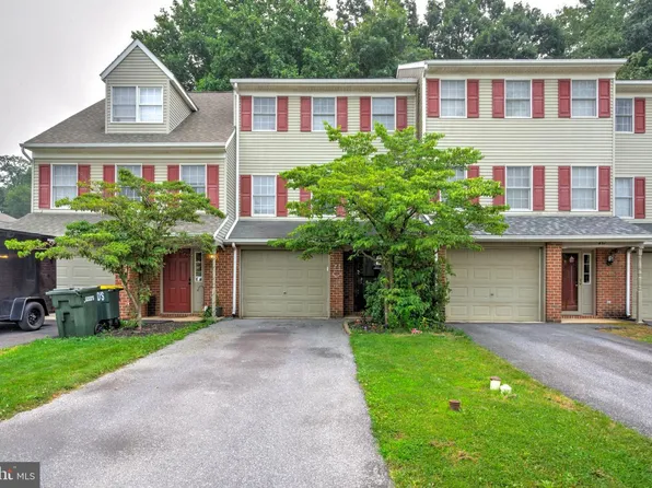 433 Crosswinds Dr, Lititz, PA 17543