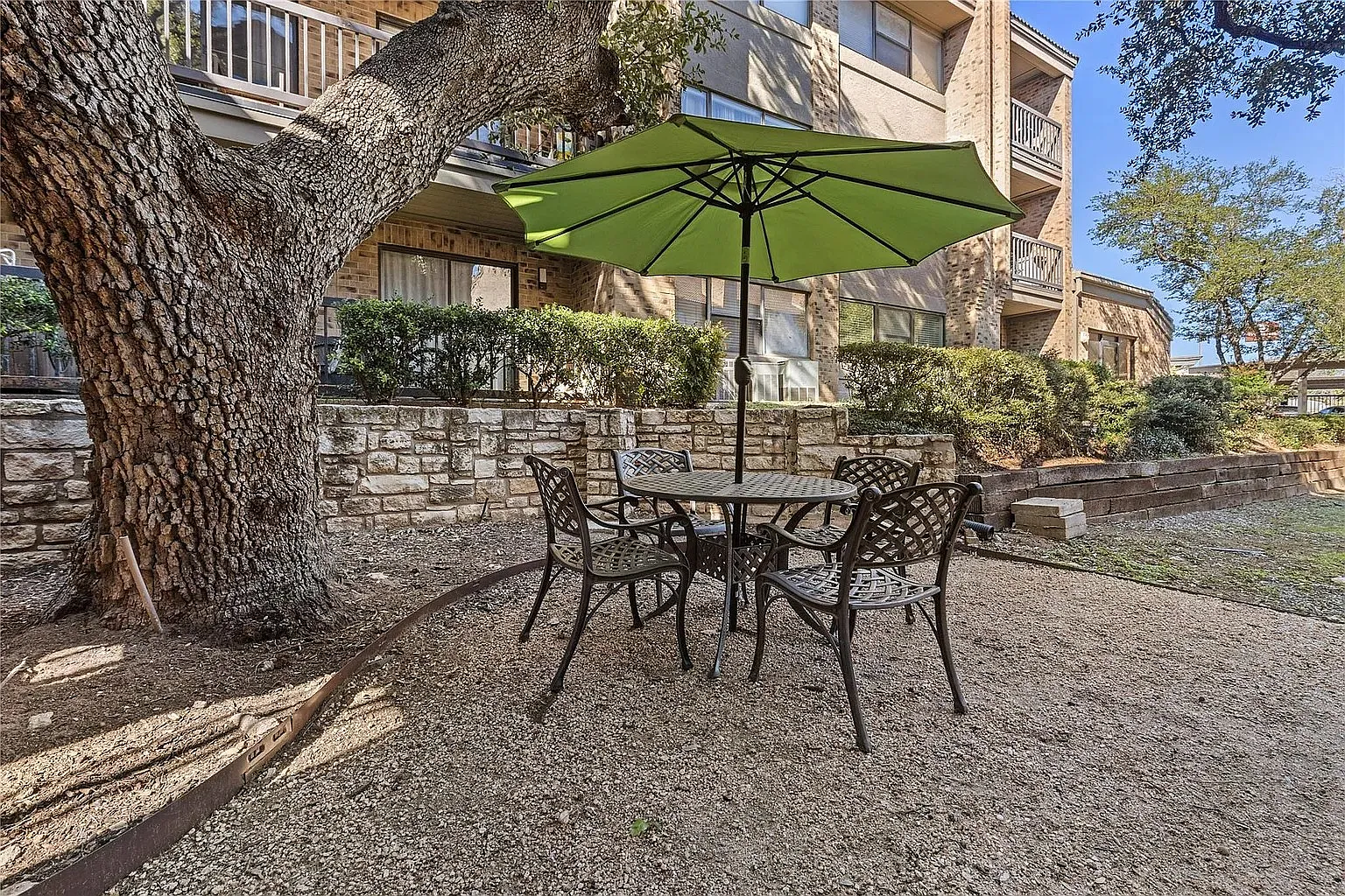 1 bed, 598 sqft, $995 — Photo 4