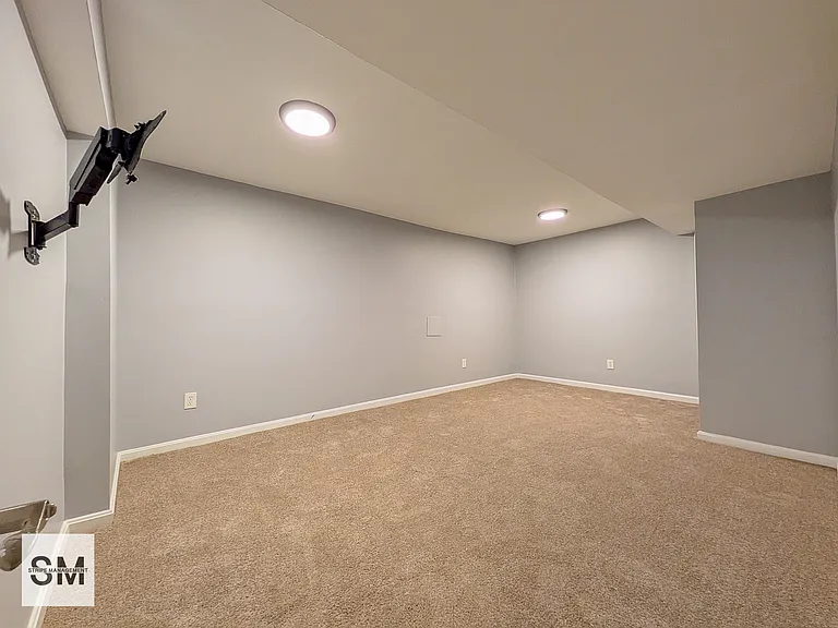 6722 Fairwood Rd — Photo 14