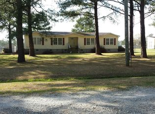 272 Pridgen Acres Dr, Clarkton, NC 28433