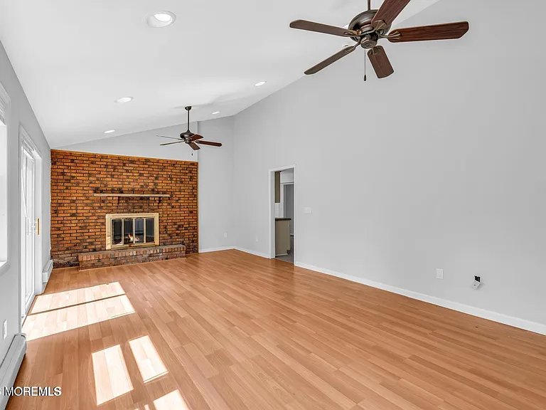 830 Brookside Dr — Photo 10