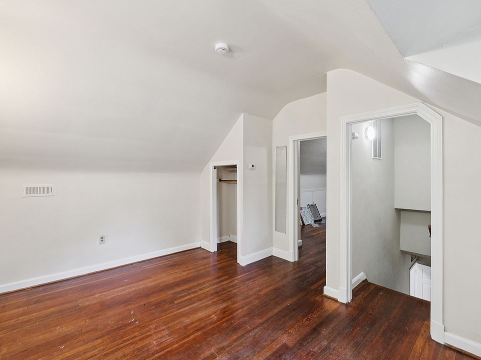 2nd image of 4811 Calvert Rd #5