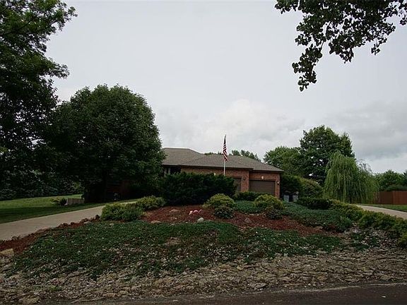 3rd image of 5303 Brookridge Dr