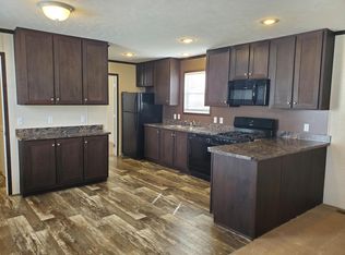 217 Country Forest Dr, Fort Wayne, IN 46818