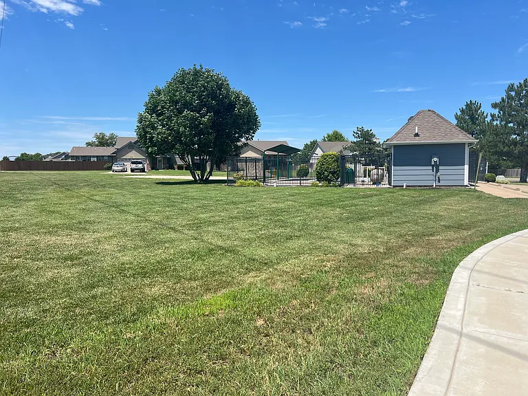2213 E Myrtlewood Ct — Photo 84
