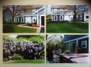 1227 Montego Ct, Elk Grove Village, IL 60007