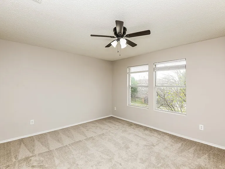 4329 Meadowknoll Dr — Photo 15
