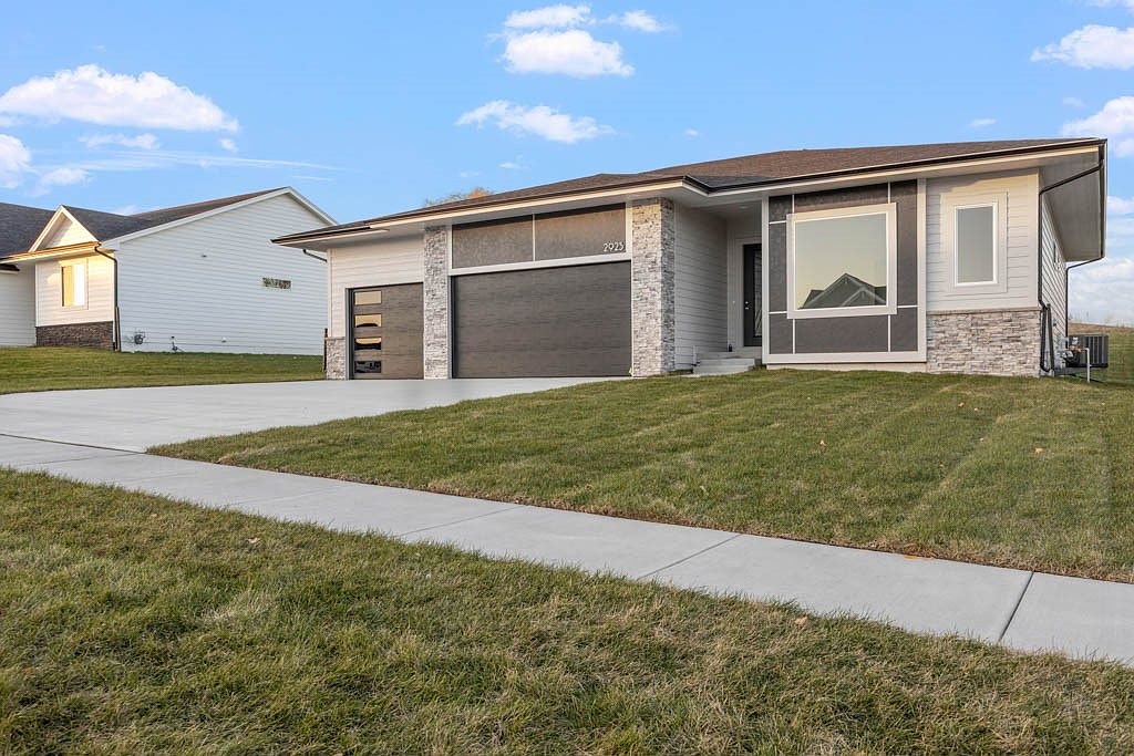2925 NE Brentwood Cir, Grimes, IA 50111 MLS 681584 Zillow