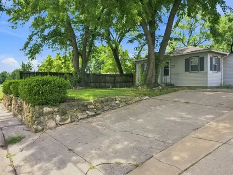 1233 Money St — Photo 5