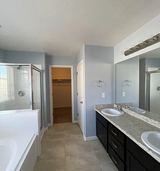 1118 W Stonehaven Dr — Photo 5