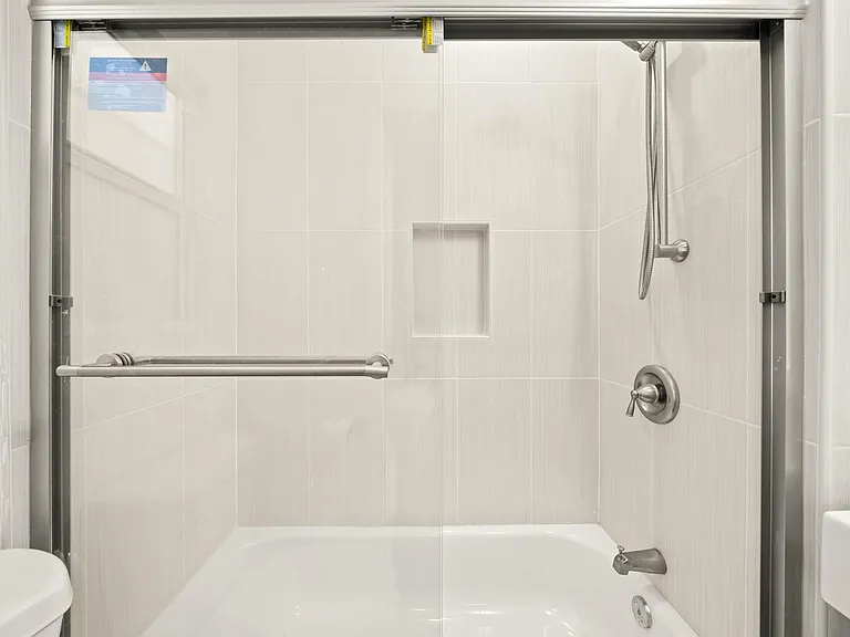 1609 E 14th St #1 — Photo 12