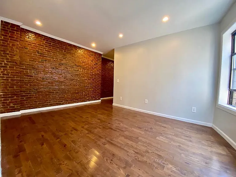 141 Nagle Ave #5E — Photo 1