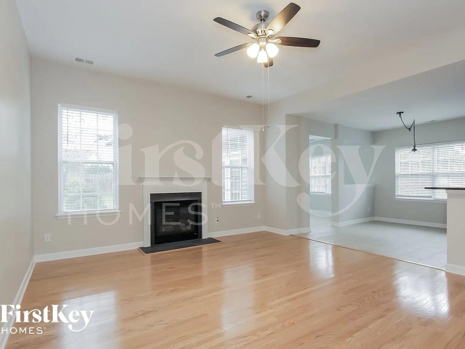 5 bed, 3.0 bath, 3435 sqft, $3,300 — Photo 4