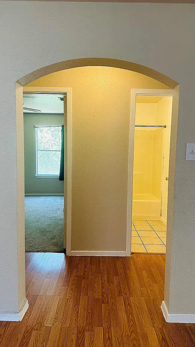 2 bed, 2.0 bath, 1024 sqft, $1,000 — Photo 2