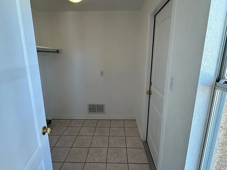 3503 Northpointe Dr — Photo 7