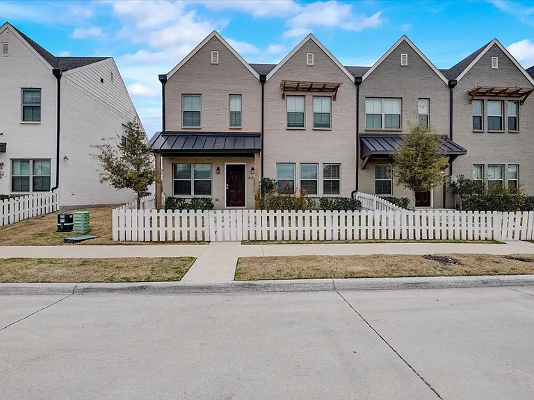 Townhomes at Bluebonnet Trails — Photo 28