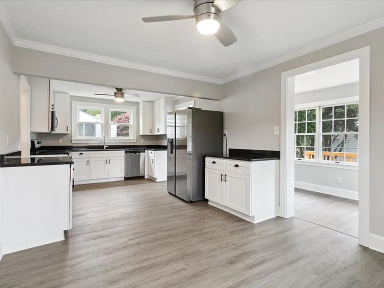 101 Pulaski St — Photo 10