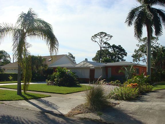 Front yard / Circle Drive