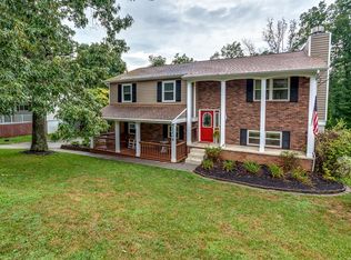 2206 Bishops Bridge Rd, Knoxville, TN 37922