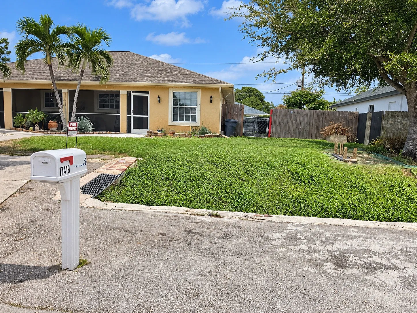 3 bed, 1096 sqft, $1,550 — Photo 1