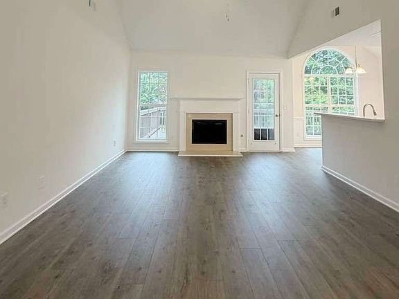 3rd image of 948 Gettysburg Way