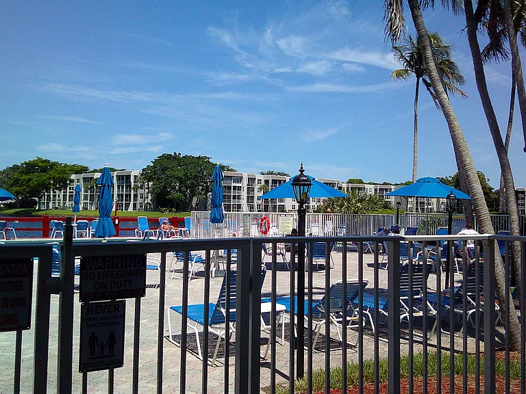 9420 Poinciana Pl #409 — Photo 38