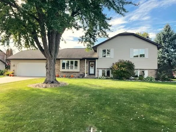 1267 Snowdon Dr, Oshkosh, WI 54904