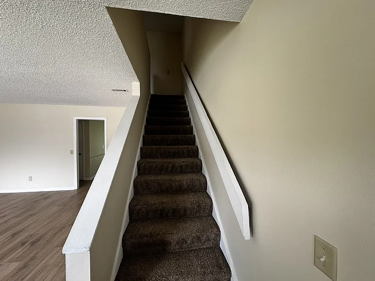 1100 Pineland Ave #9A — Photo 3