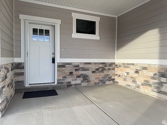 3rd image of 1535 Birch Way