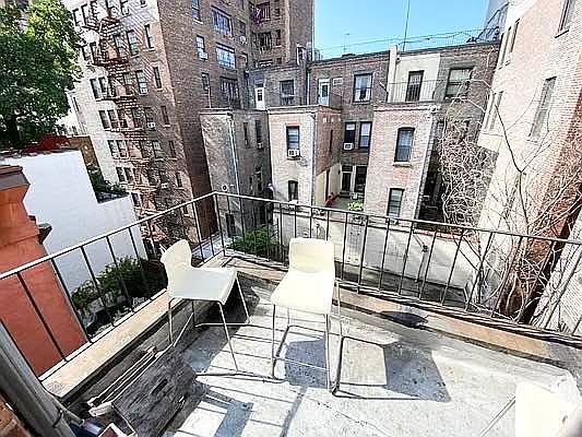 3rd image of 70 W 87th St #3B*