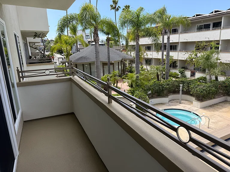 Laguna del Rey Apartments — Photo 93