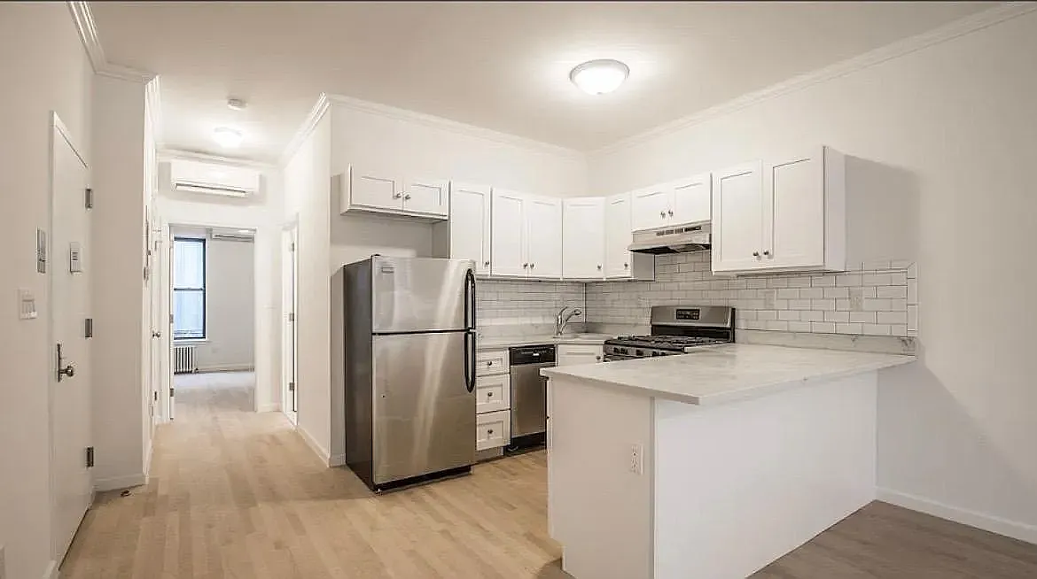 667 Franklin Avenue — Photo 1