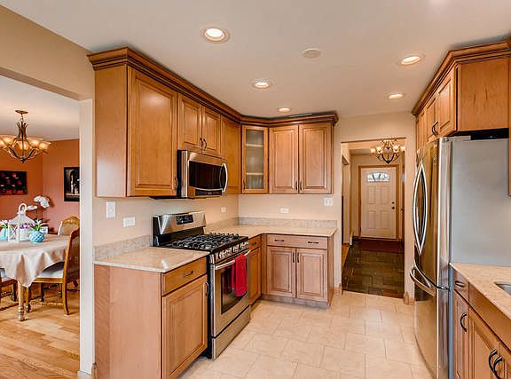 5th image of 9536 S Major Ave