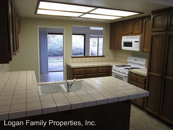 2nd image of 9570 High Park Ln