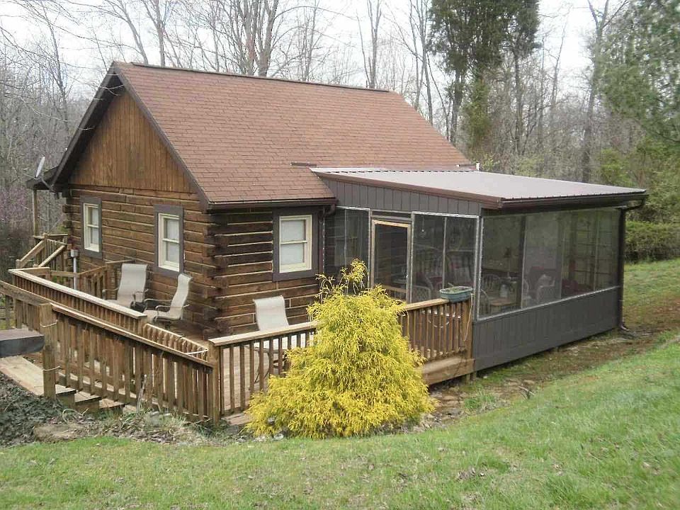 1st image of 3170 N Shamrock Ln