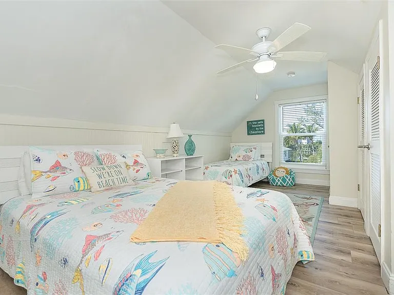 210 Bocilla Dr — Photo 30