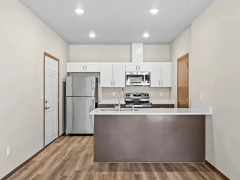 River City Apartments — Photo 20