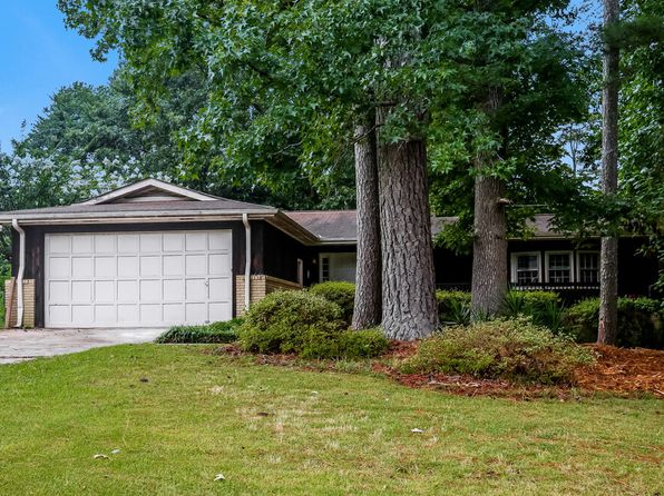 2808 Adella Ct