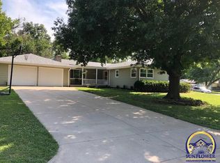1719 W 13th Ave, Emporia, KS 66801