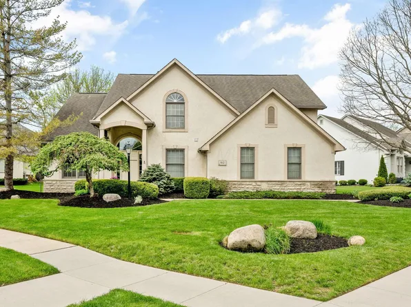 912 Linworth Village Dr, Columbus, OH 43235